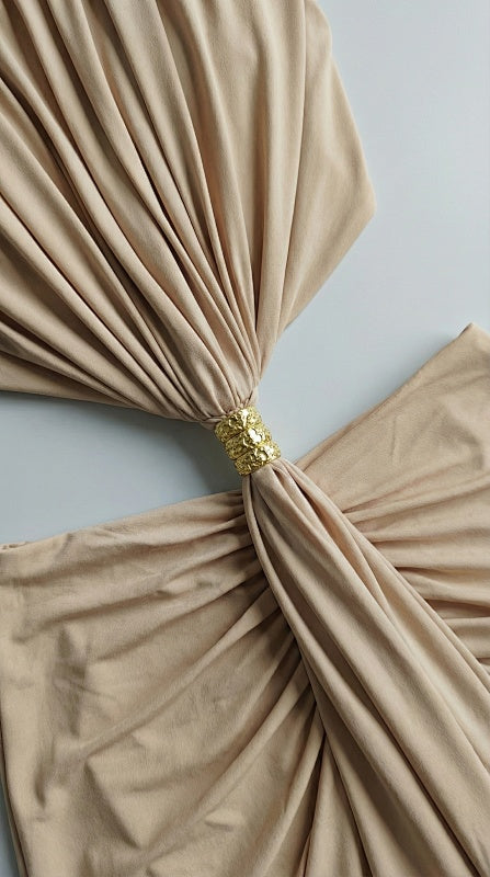  Close-up detail 5 of Twist Cutout Maxi Dress